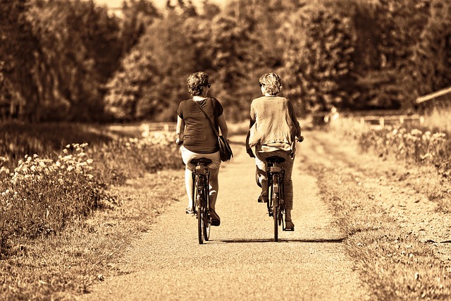 Kun olet sopinut toisen kanssa vaikka pyörälenkistä, on sille helpompi lähteä kuin yksin.
